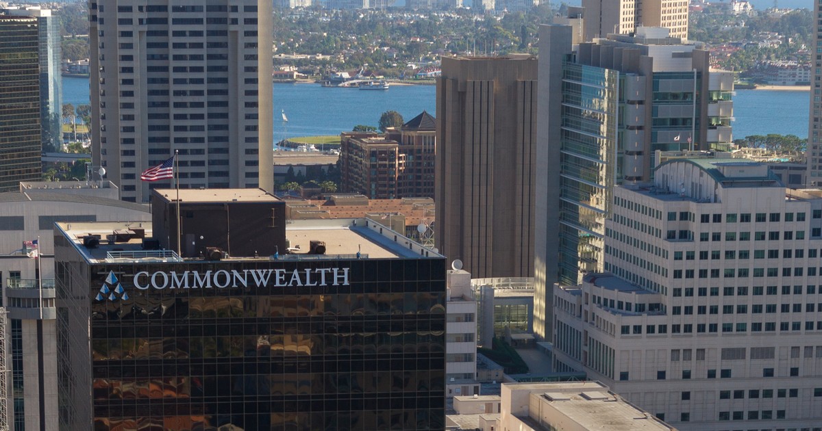 Former Commonwealth Financial Network Broker Is Accused of Stealing $100K From Retiree